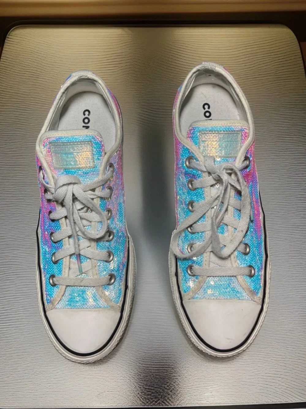 Converse Chuck Taylor All Star Iridescent Sequin Platform Sneaker Woman’s 9.5